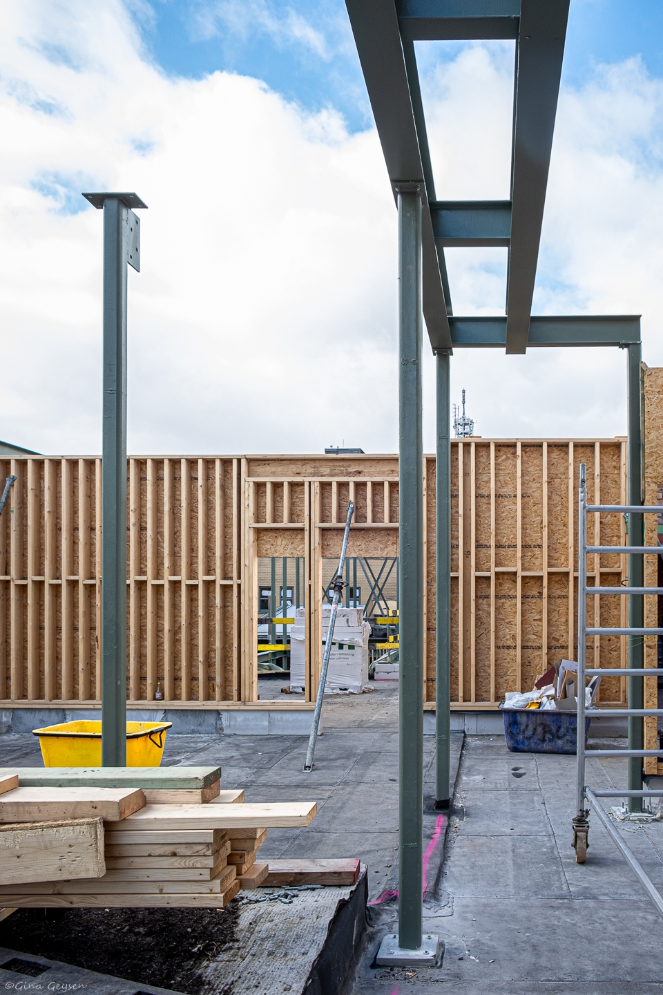 School Sint-Bavo Gent - opbouw houtskelet op dak